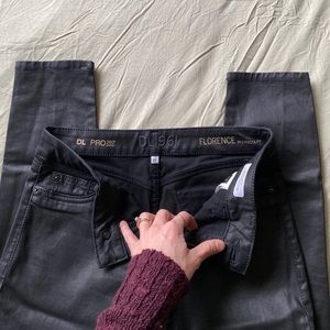 DL1961 Wet Look Instasculp Black Denim